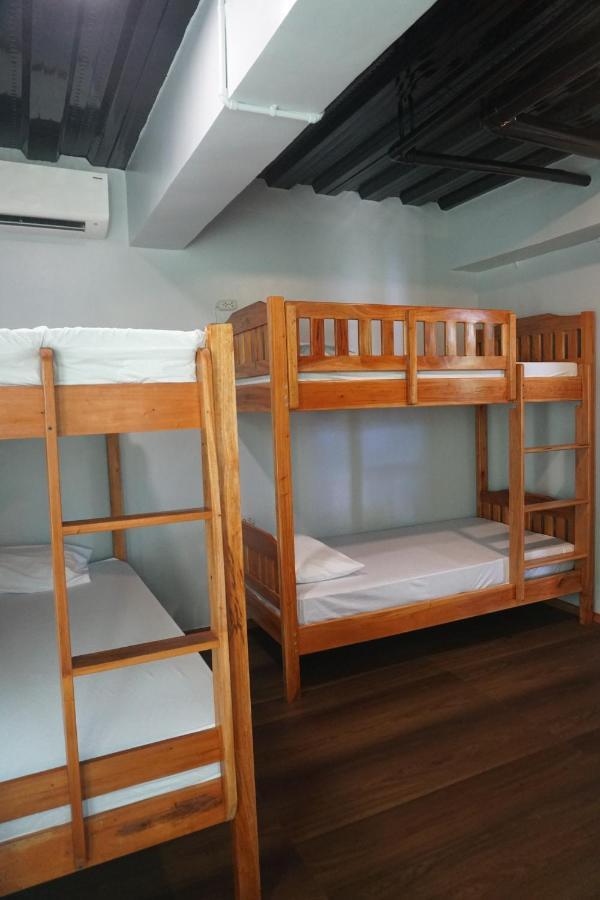 L Cafe Restobar & Lyn'S Guest House San Juan  Ngoại thất bức ảnh