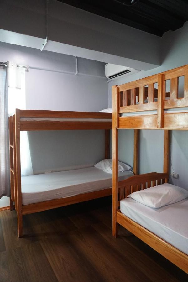 L Cafe Restobar & Lyn'S Guest House San Juan  Ngoại thất bức ảnh
