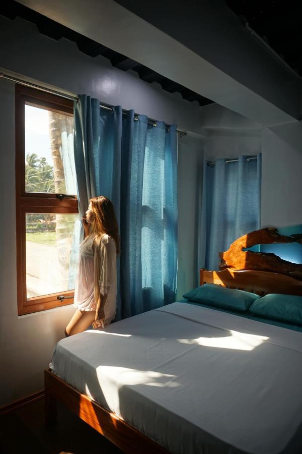 L Cafe Restobar & Lyn'S Guest House San Juan  Ngoại thất bức ảnh