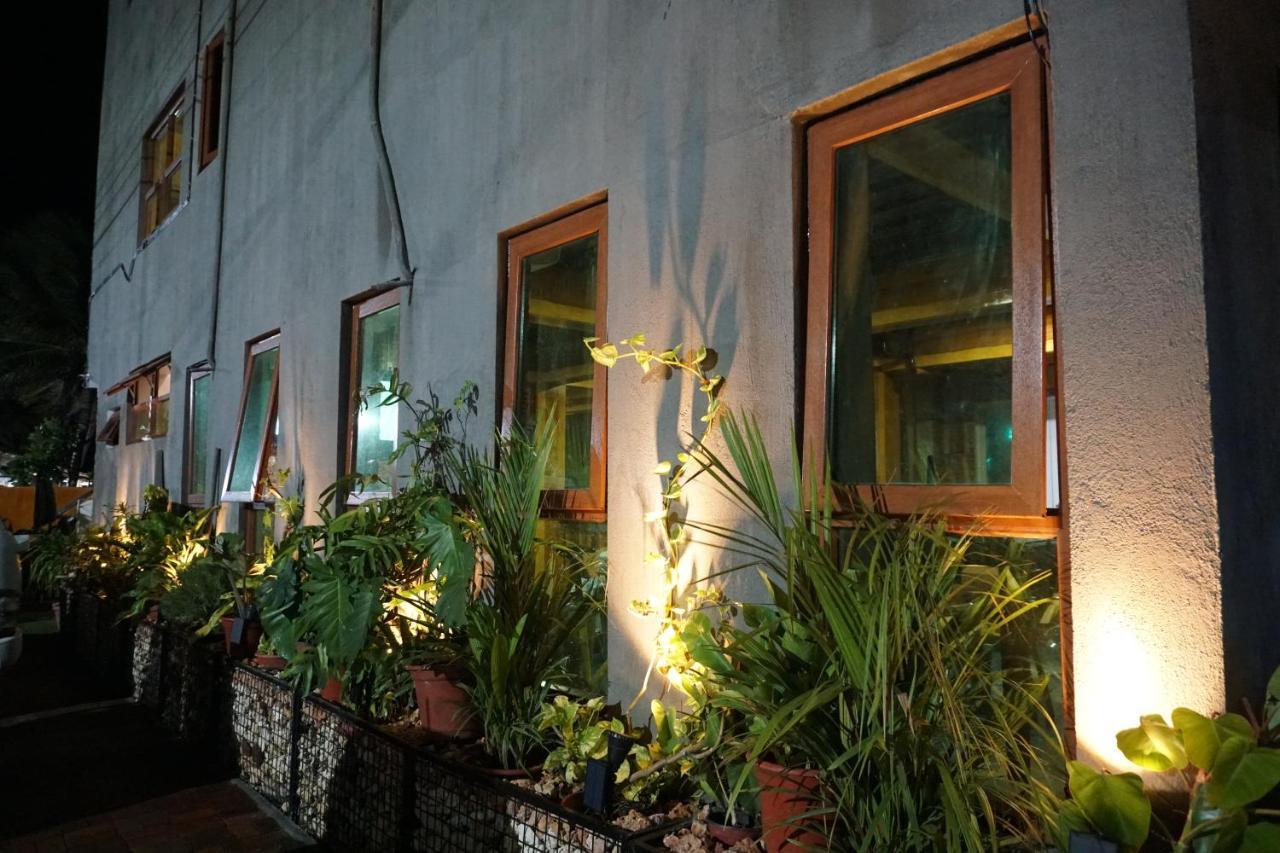 L Cafe Restobar & Lyn'S Guest House San Juan  Ngoại thất bức ảnh