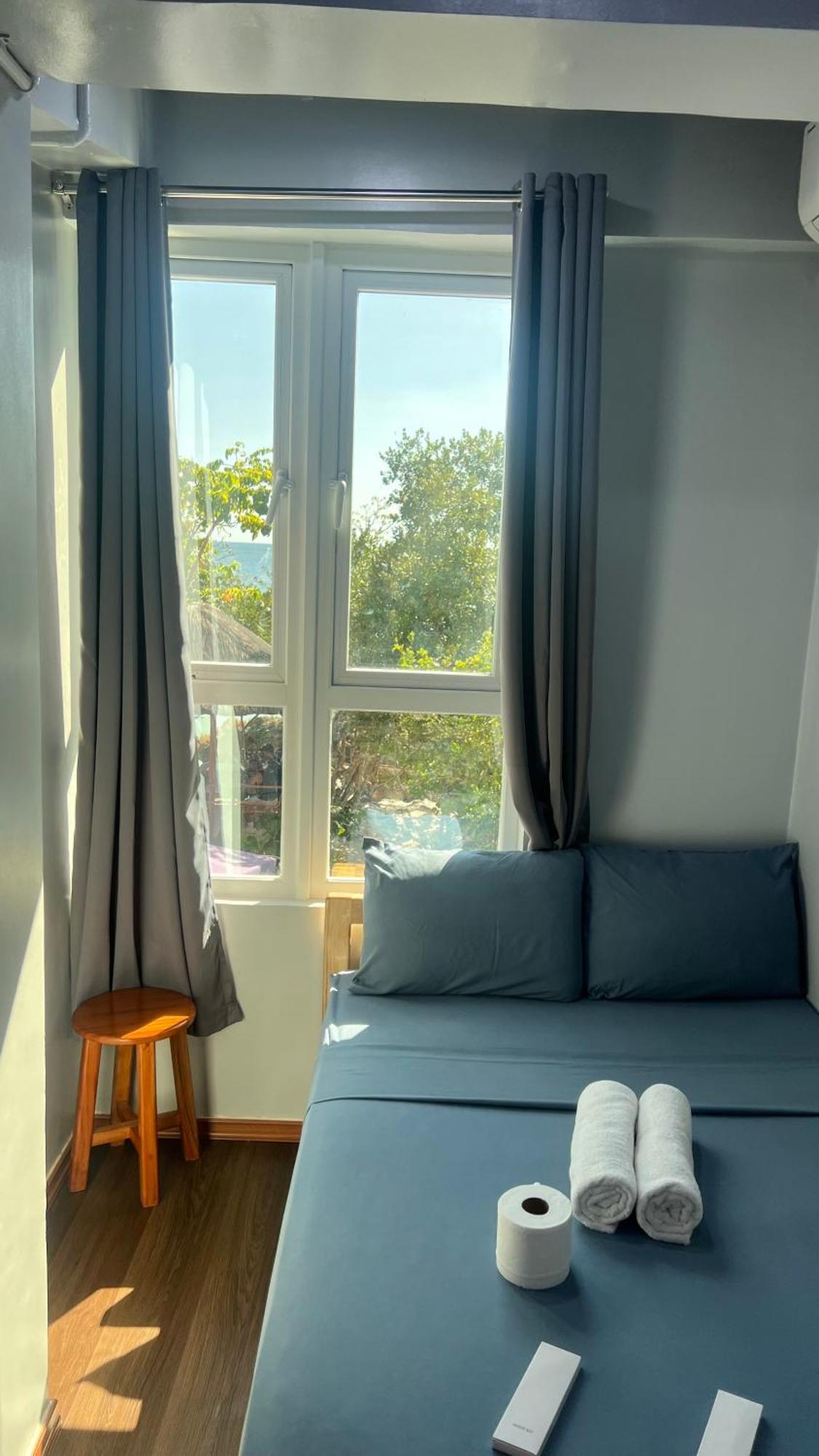 L Cafe Restobar & Lyn'S Guest House San Juan  Ngoại thất bức ảnh