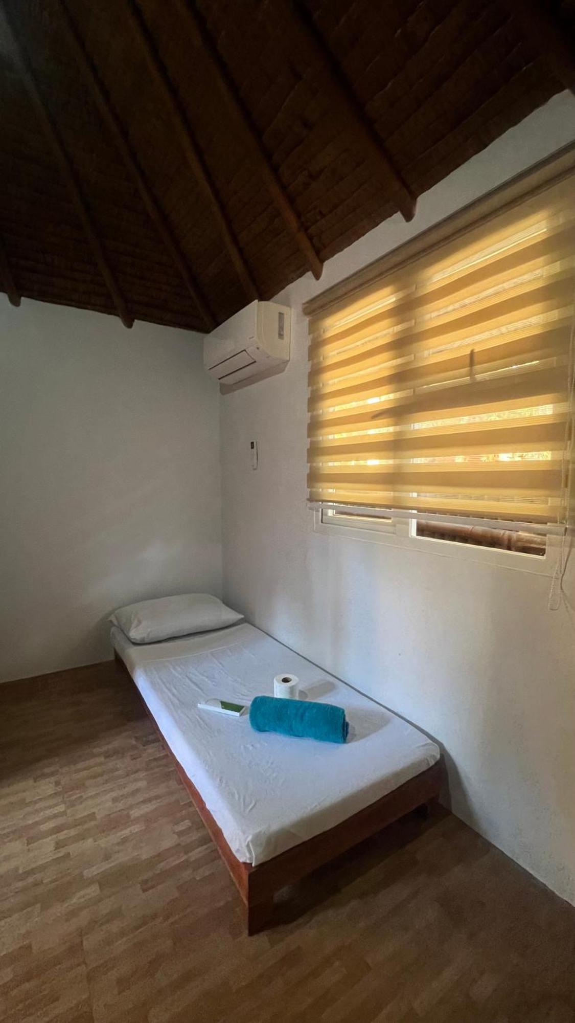 L Cafe Restobar & Lyn'S Guest House San Juan  Ngoại thất bức ảnh