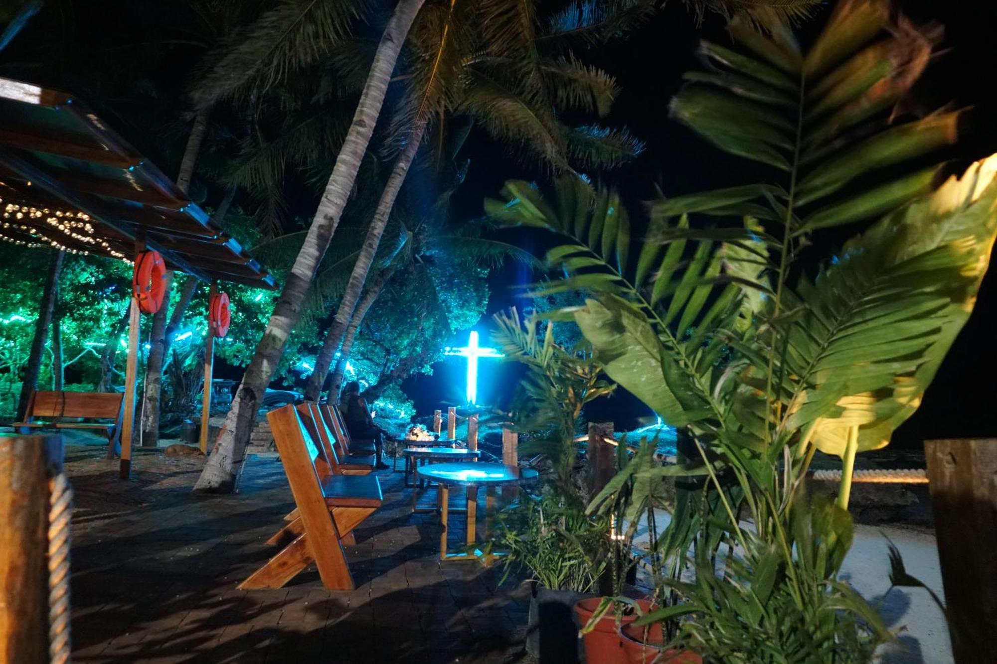 L Cafe Restobar & Lyn'S Guest House San Juan  Ngoại thất bức ảnh