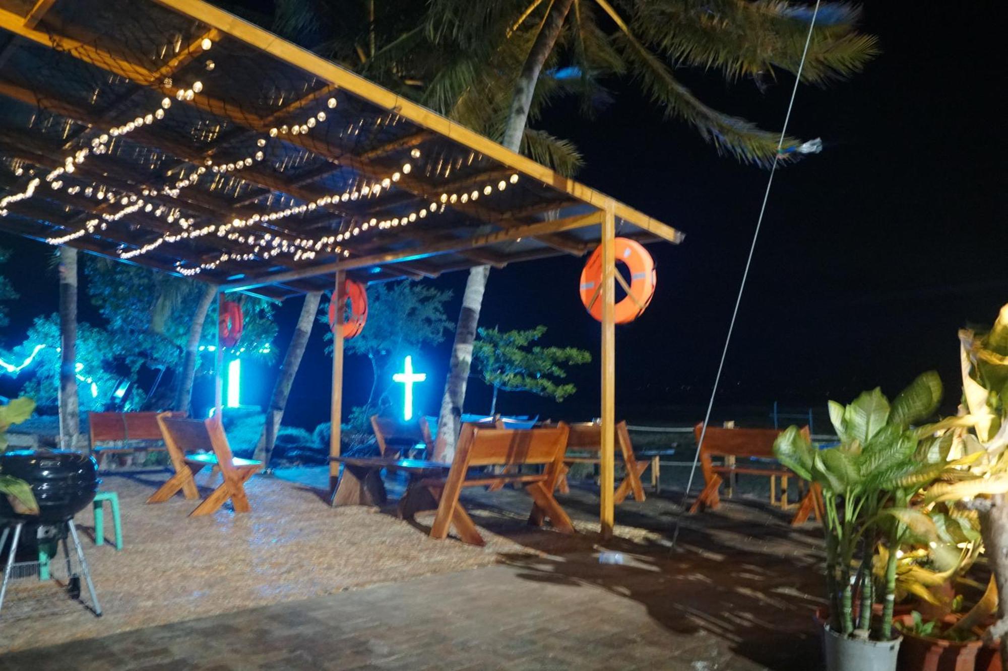 L Cafe Restobar & Lyn'S Guest House San Juan  Ngoại thất bức ảnh