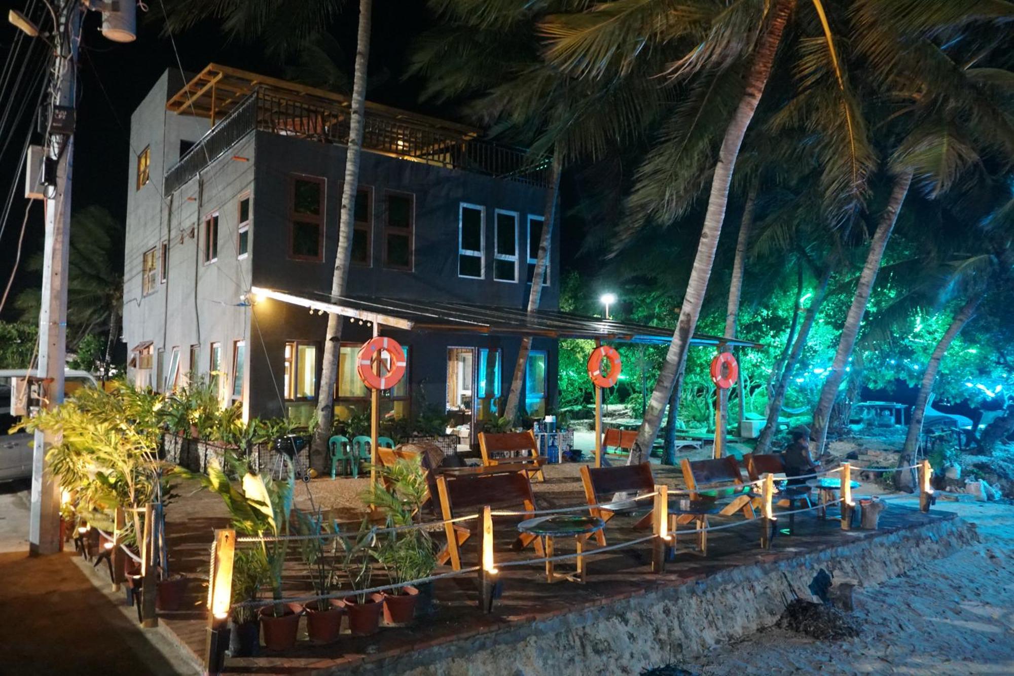L Cafe Restobar & Lyn'S Guest House San Juan  Ngoại thất bức ảnh