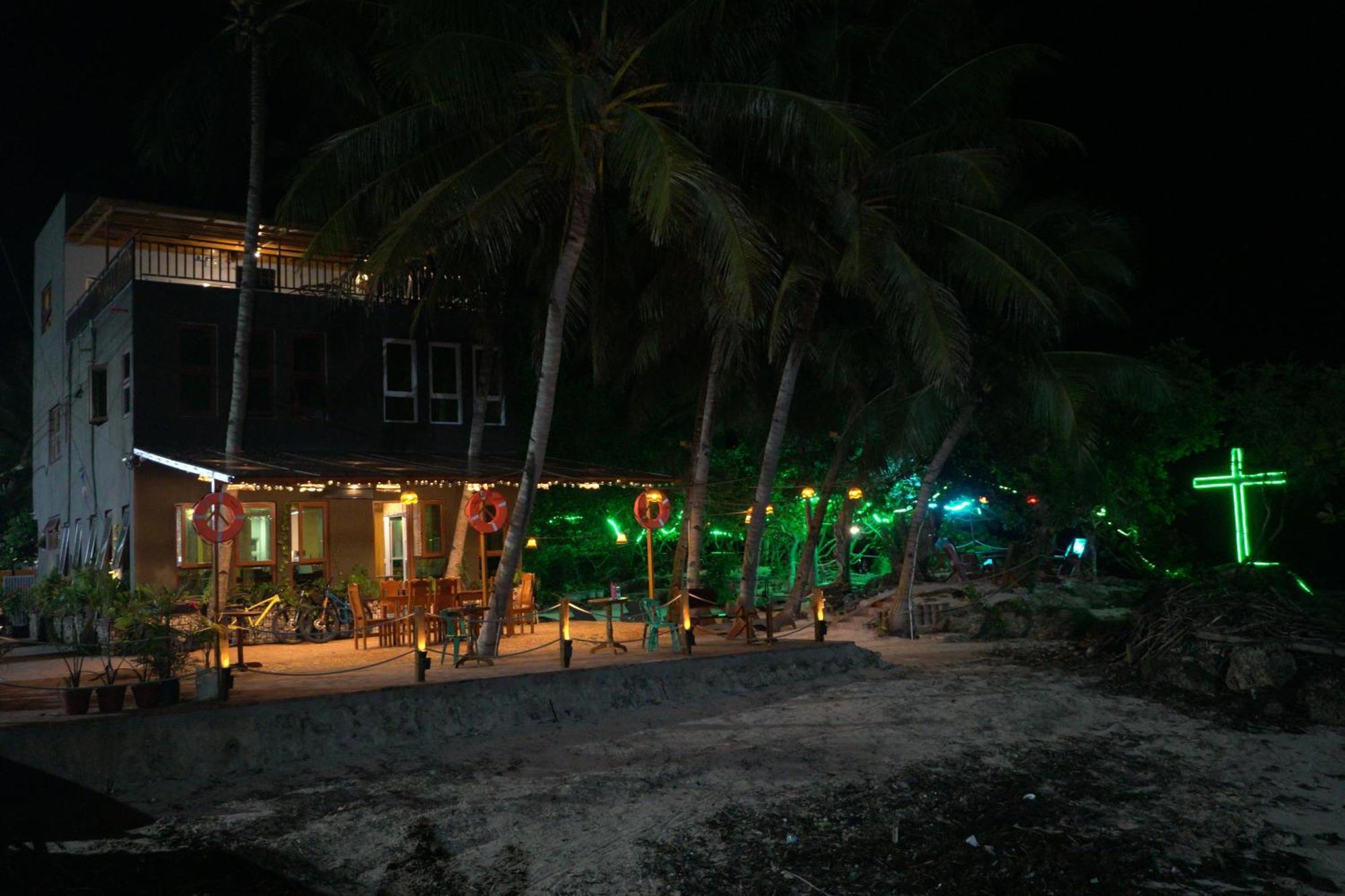 L Cafe Restobar & Lyn'S Guest House San Juan  Ngoại thất bức ảnh